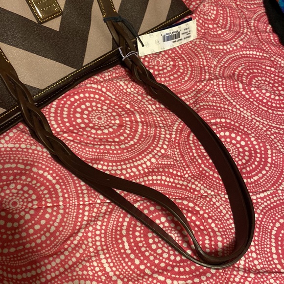 Dooney and Bourke large tote.  New with tag - Picture 6 of 14